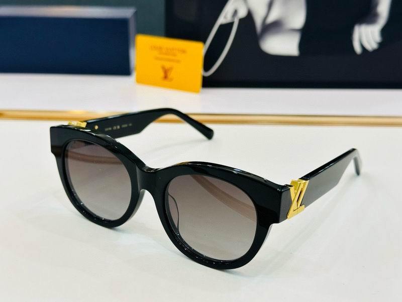 LV Sunglasses 921